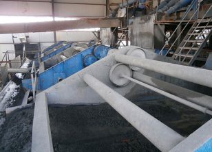 尾礦脫水篩現場視頻